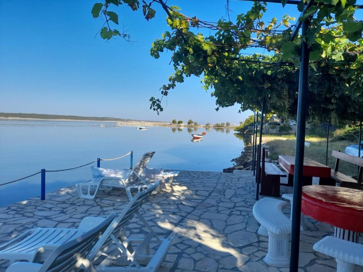 Apartmani Mirko Ljubac Ražanac Exteriör bild