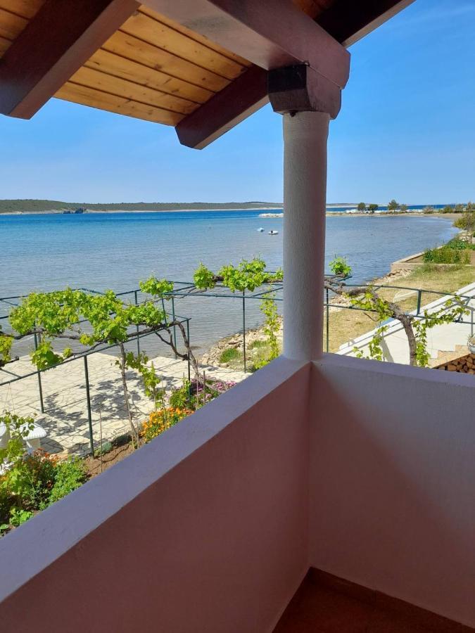 Apartmani Mirko Ljubac Ražanac Exteriör bild