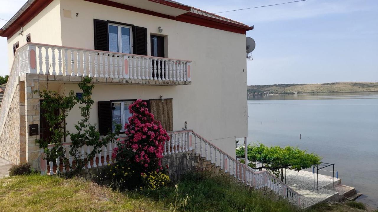Apartmani Mirko Ljubac Ražanac Exteriör bild