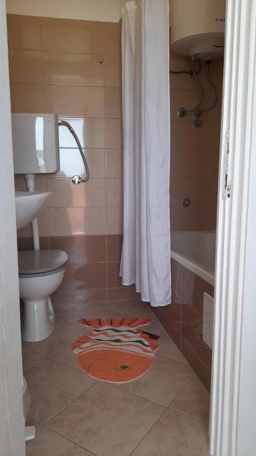 Apartmani Mirko Ljubac Ražanac Exteriör bild